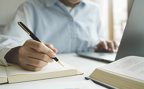 財務公司收費標準是多少？